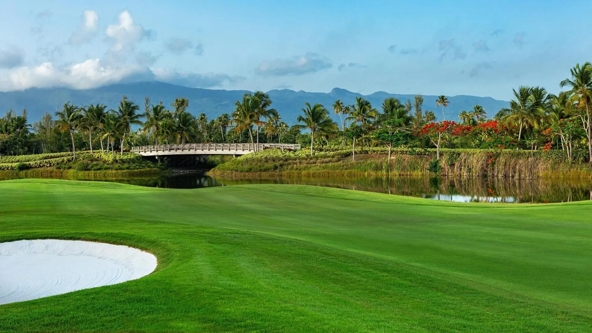 אתר נופש ריו גראנדה St. Regis Bahia Beach Resort, Puerto Rico